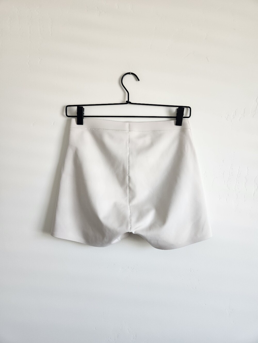Nike Form Stealth Evaporation Women's Boyshorts Beige Size Medium - Picture 4 of 9